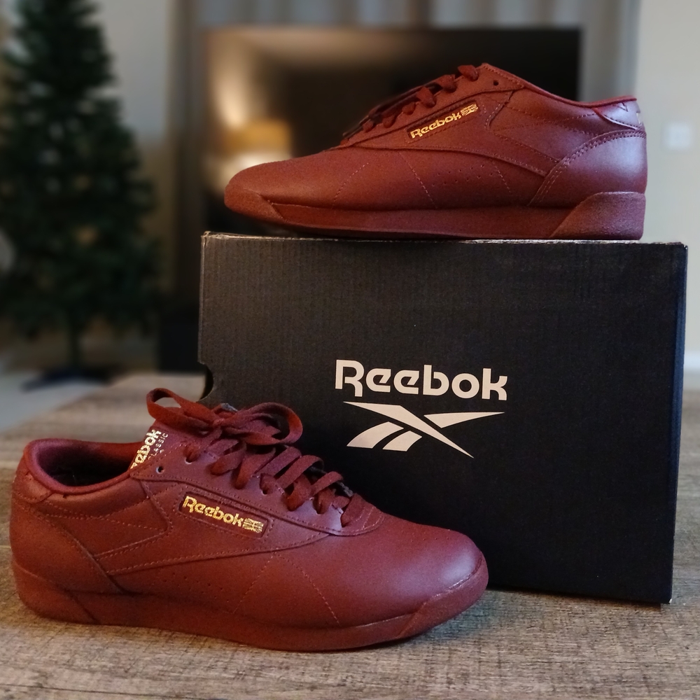 Women's Size 8 Merlot & Gold Classic Low-Top Reebok